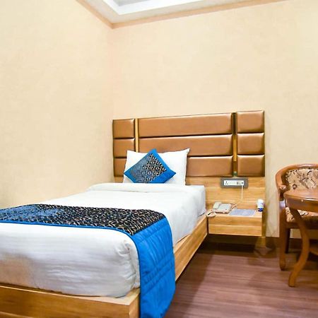 Hotel Apollo Grand Guwahati Exteriör bild