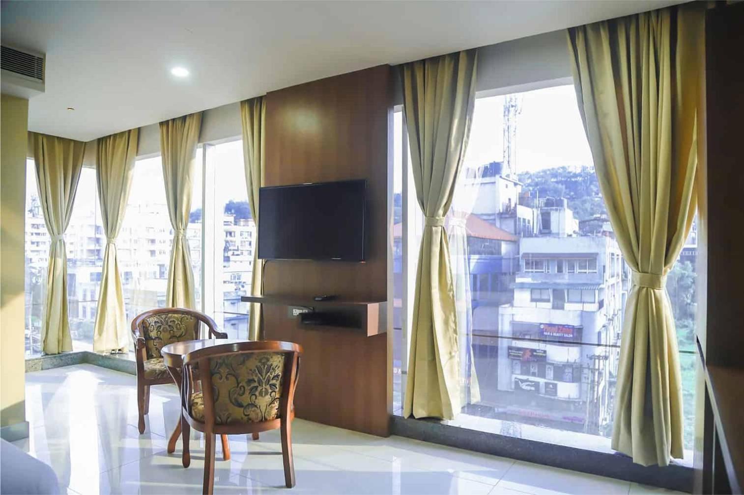 Hotel Apollo Grand Guwahati Exteriör bild