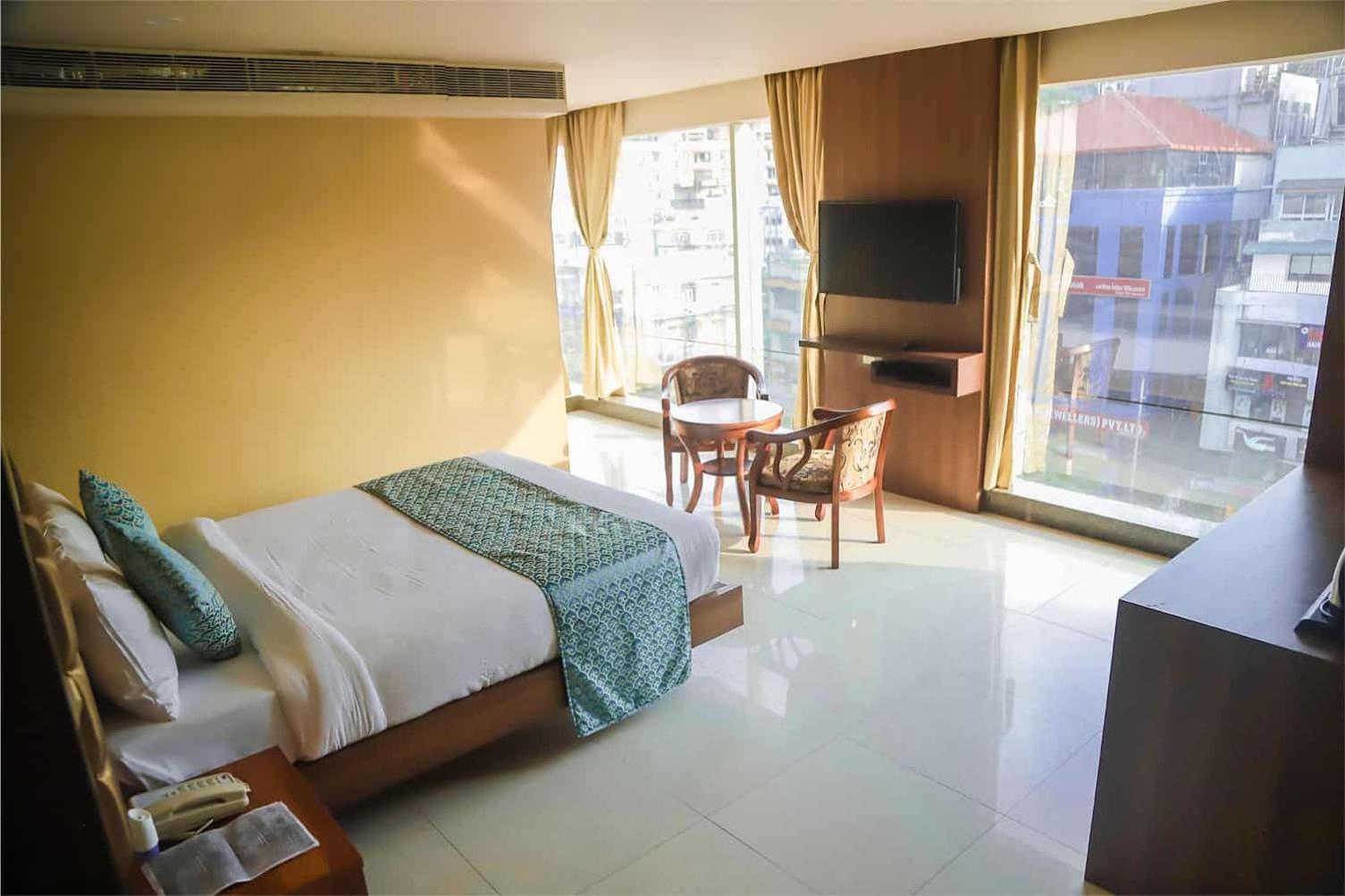 Hotel Apollo Grand Guwahati Exteriör bild