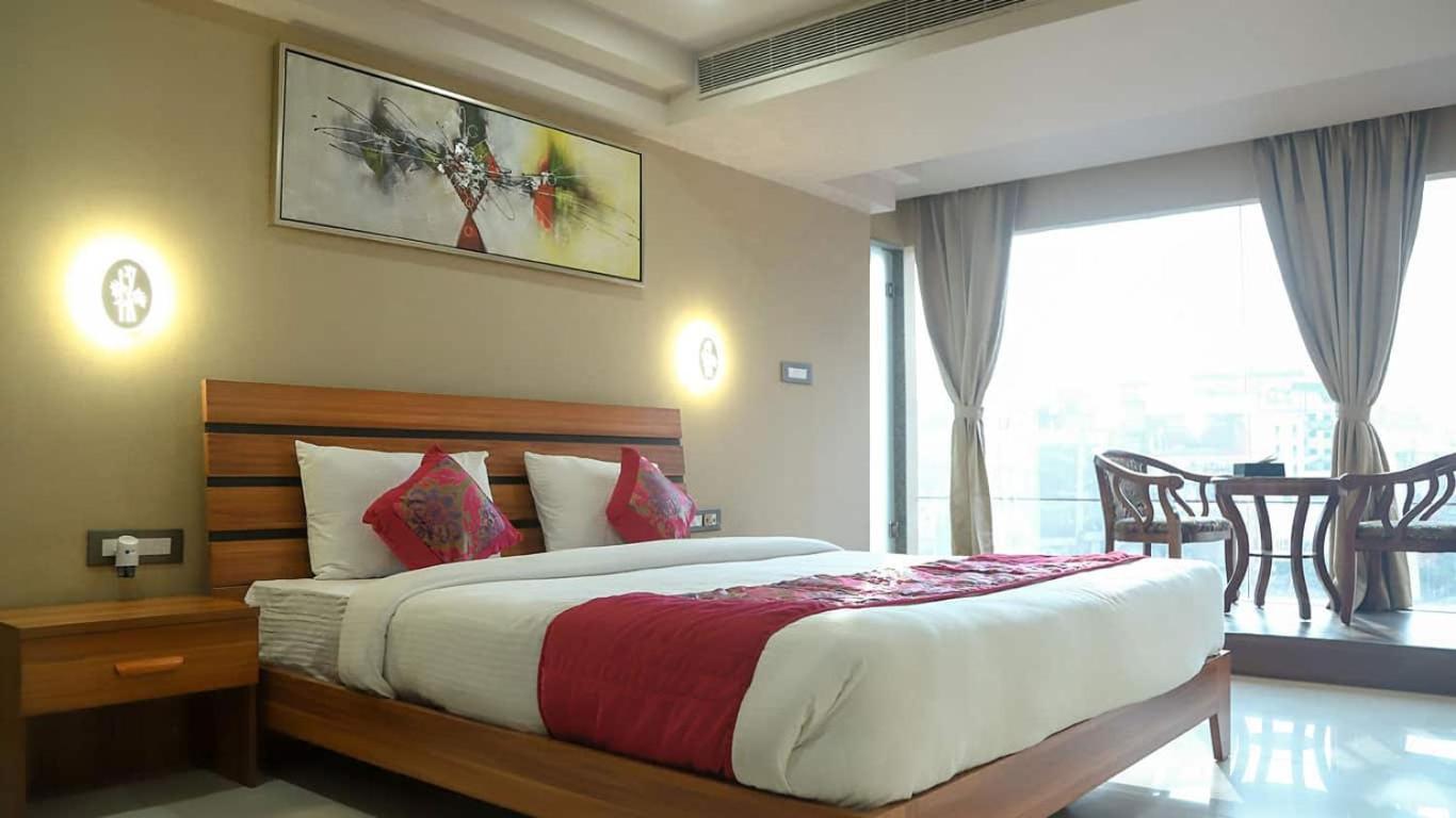 Hotel Apollo Grand Guwahati Exteriör bild